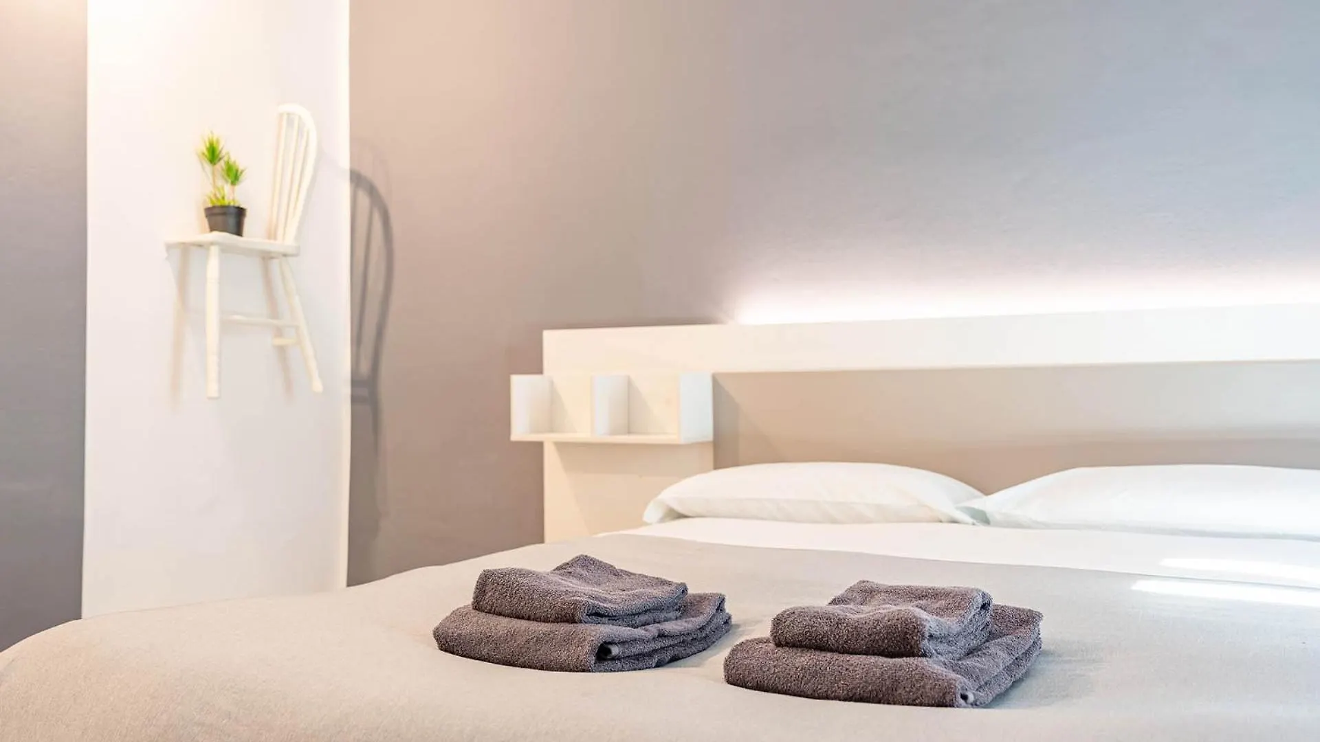 Guest Planet - 18 Suite Home Mediolan